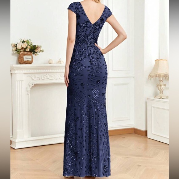 Luxe V neck sequin formal evening party dress - Picture 5 of 7